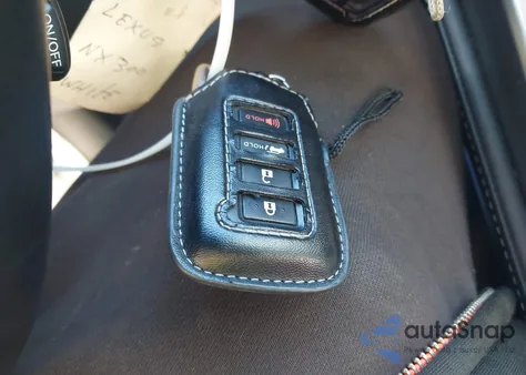 2021 Lexus Nx 300 z USA, uszkodzony, nr VIN JTJDARDZ5M5030645